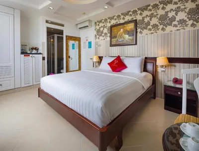 Junior Suite — Pink Suite Saigon Airport Hotel